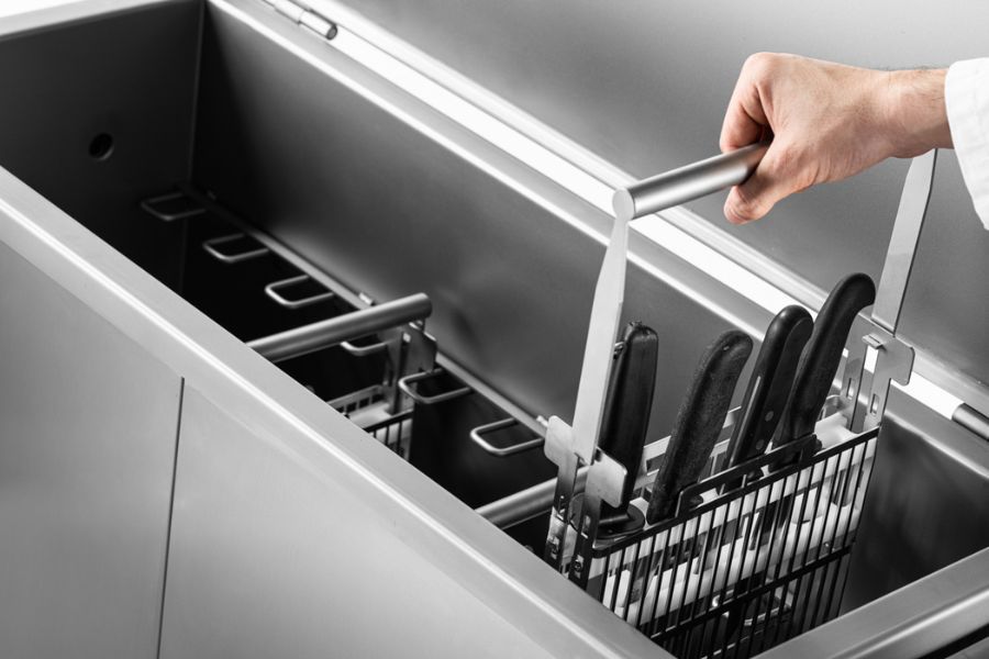 UV-C u Ozono: ¿cómo se esterilizan los cuchillos y cuál es el sistema más eficaz?